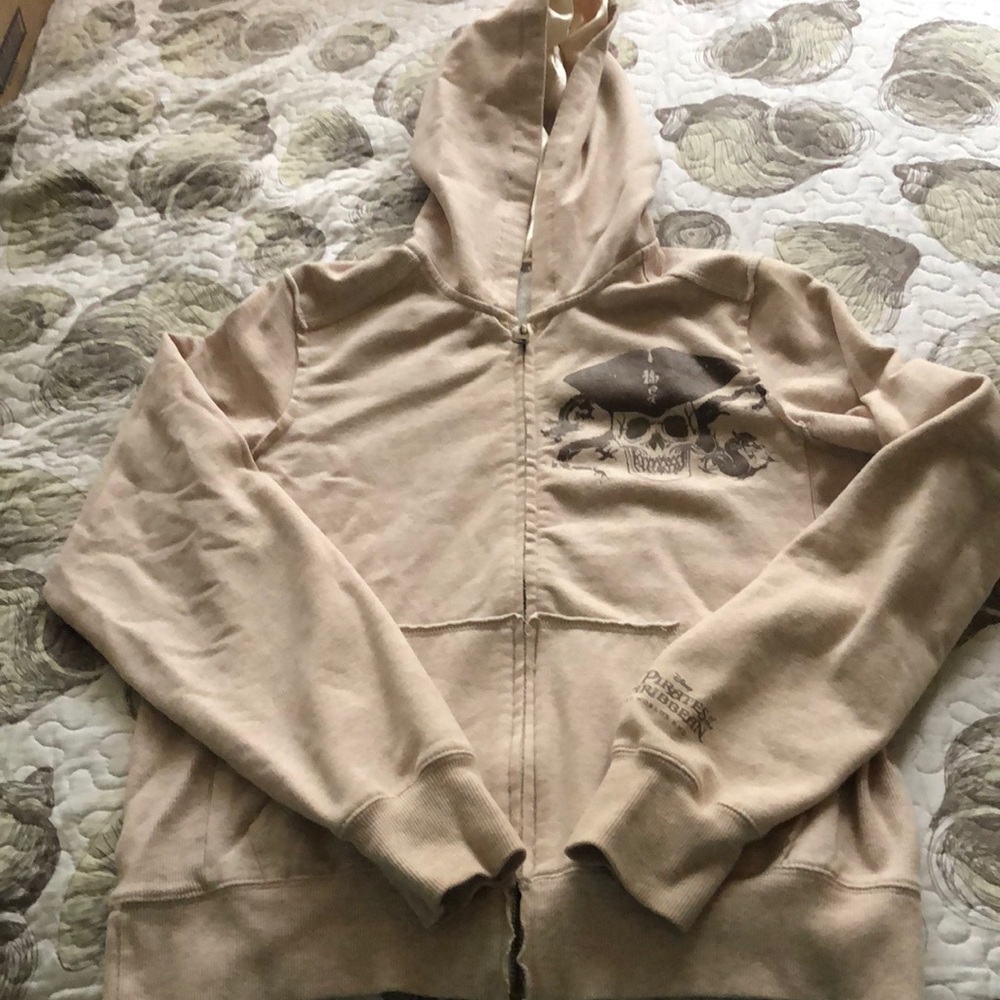 Disney pirates sweatshirt hoodie size small